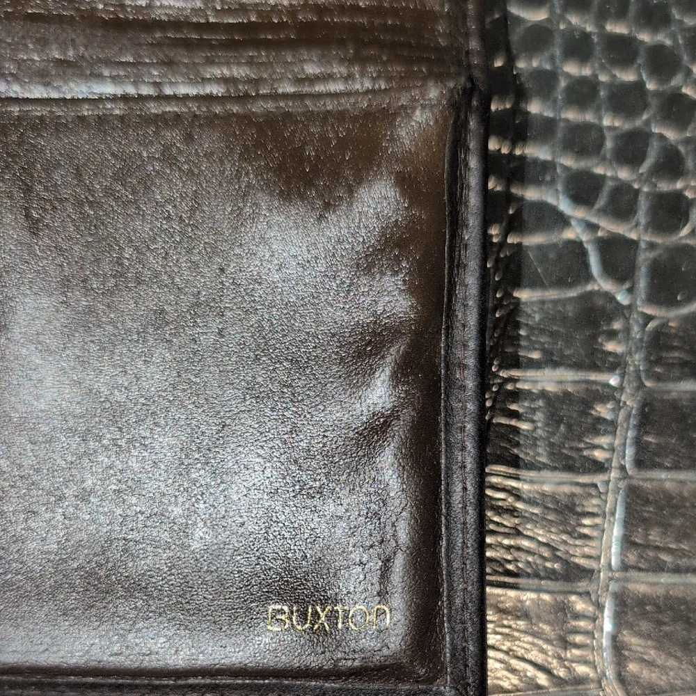 Brown Buxton Wallet With Kisslock Coin Compartment
